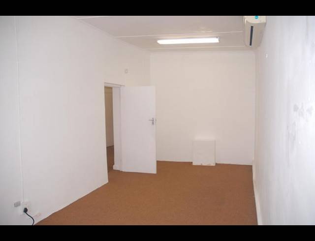 BUSINESS PROPERTY TO RENT IN GARDENS